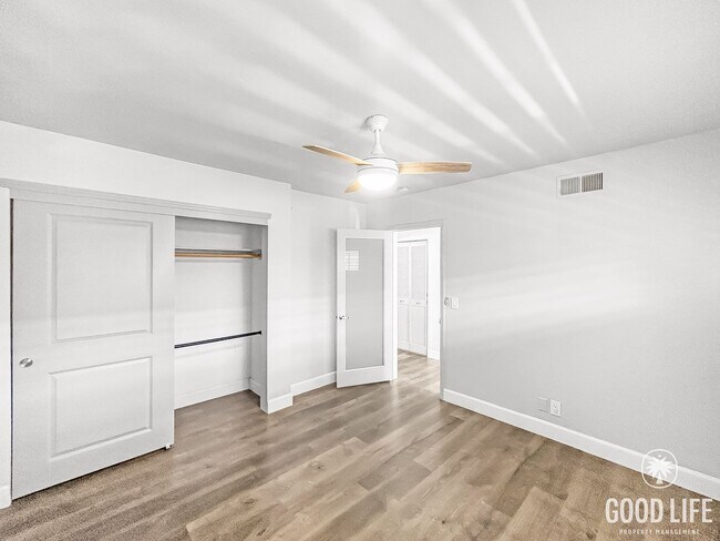 Building Photo - Stunning 1BD/1BA W/ Updated Kitchen and Re...