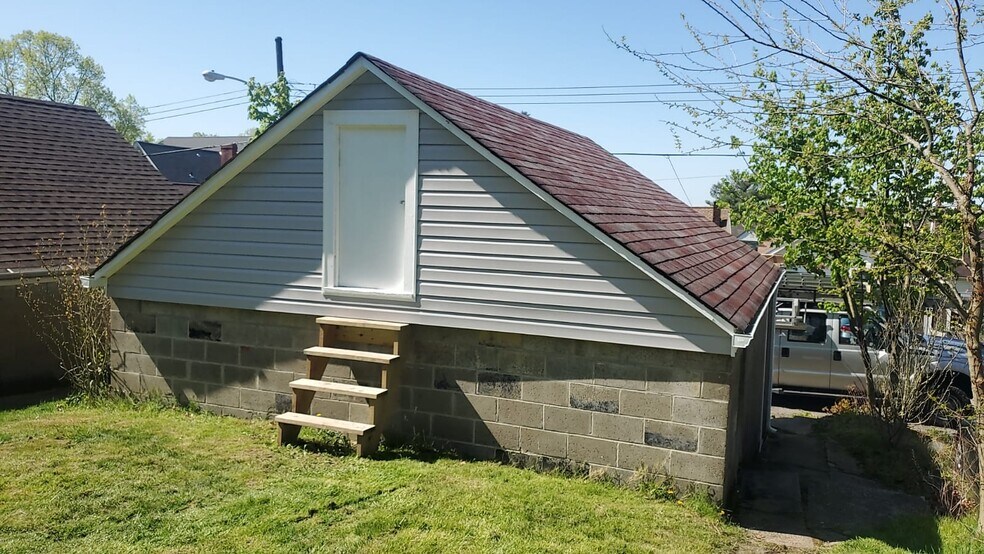 Building Photo - 539 Forest Ave