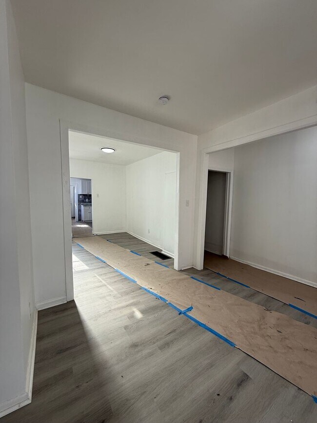 Building Photo - 538 Bailey St