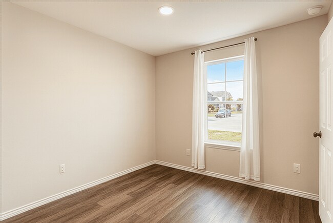 Building Photo - 6135 Willow Point Blvd