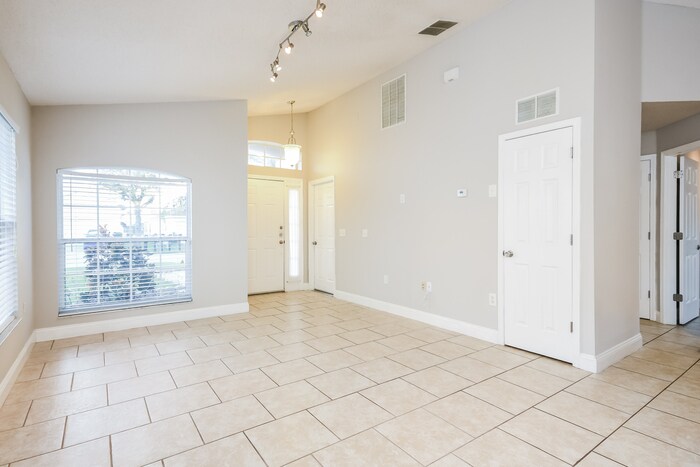 Building Photo - 763 Sonja Cir