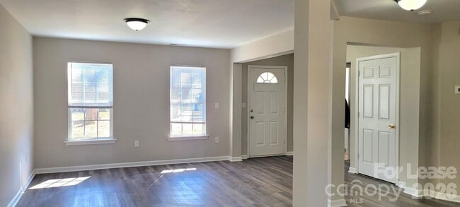 Building Photo - 4539 Springview Rd