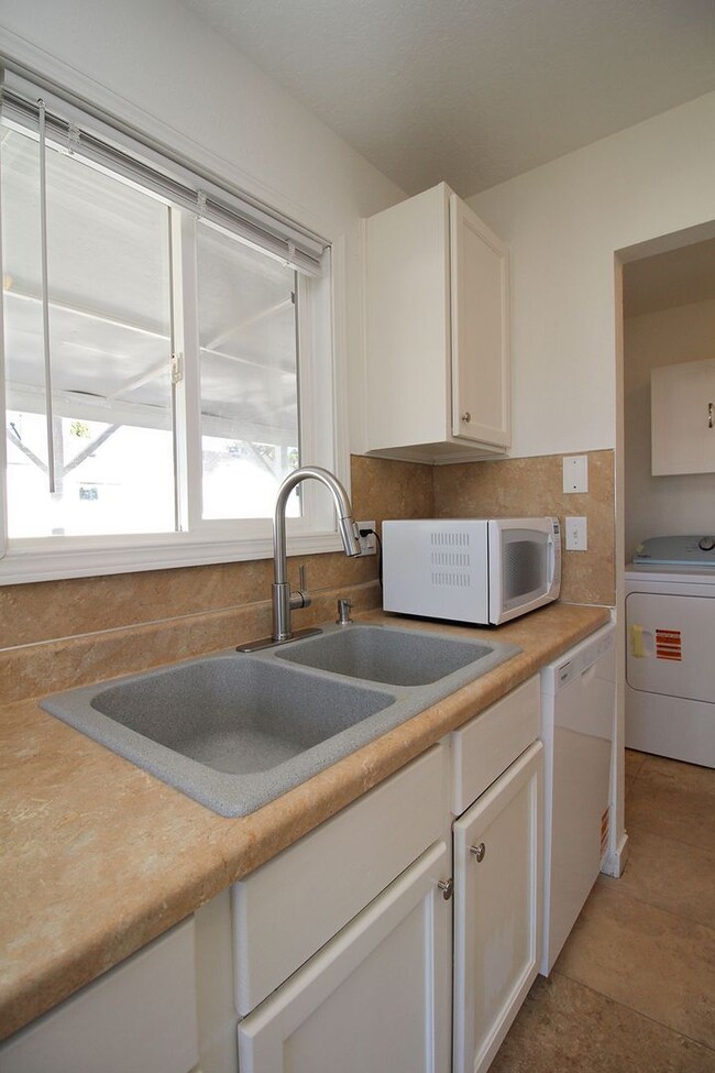 Building Photo - 4736 SE 99th Ave