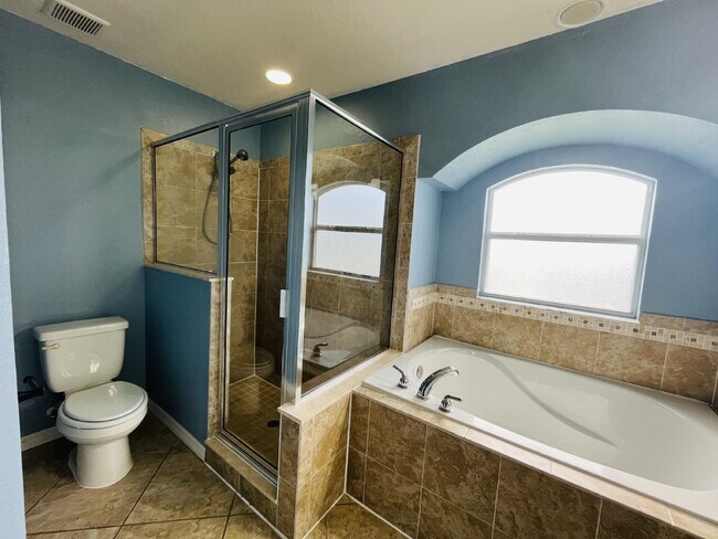 Building Photo - 3 Bedroom Single Family in South Lakeland ...