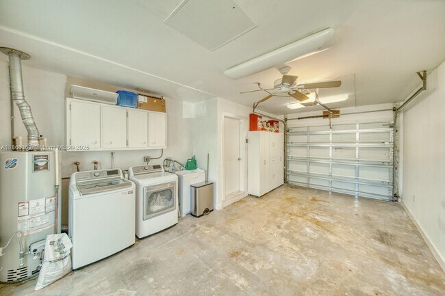 Building Photo - 10355 SW 97th St