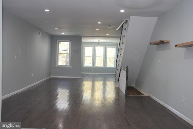 Building Photo - 5063 Whitaker Ave