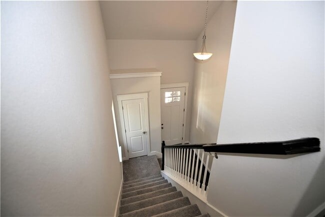 Building Photo - 635 Pheasant Hill Ln