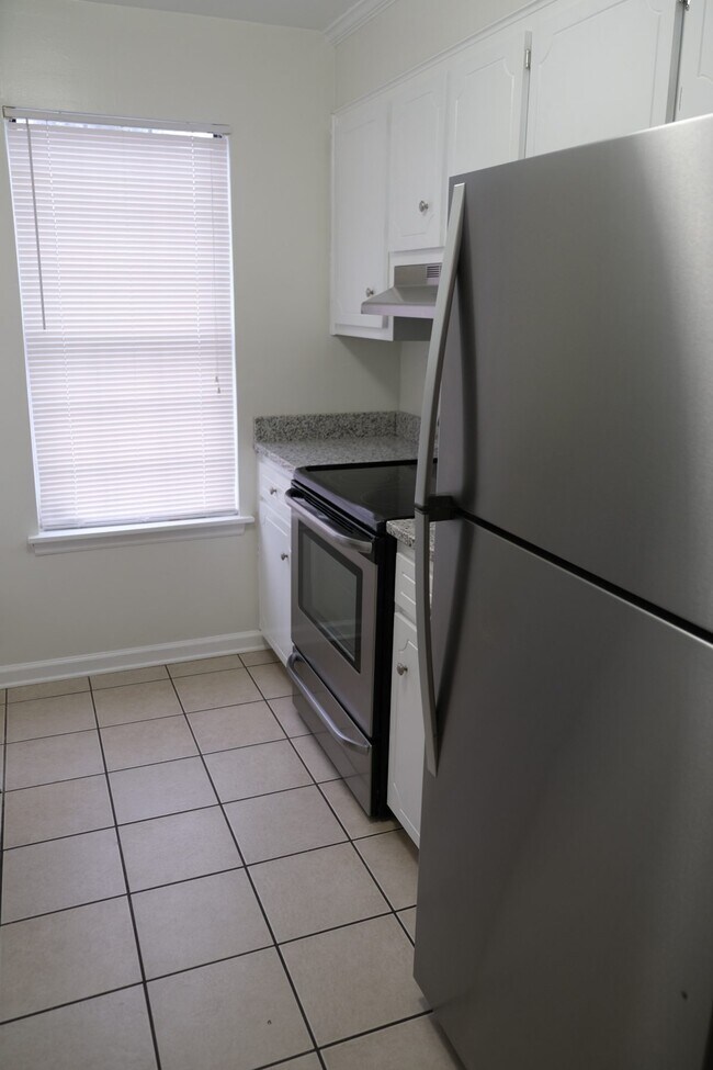 Building Photo - 2110 Gary St