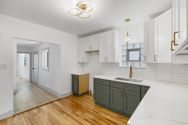 Building Photo - 10205 S Yale Ave