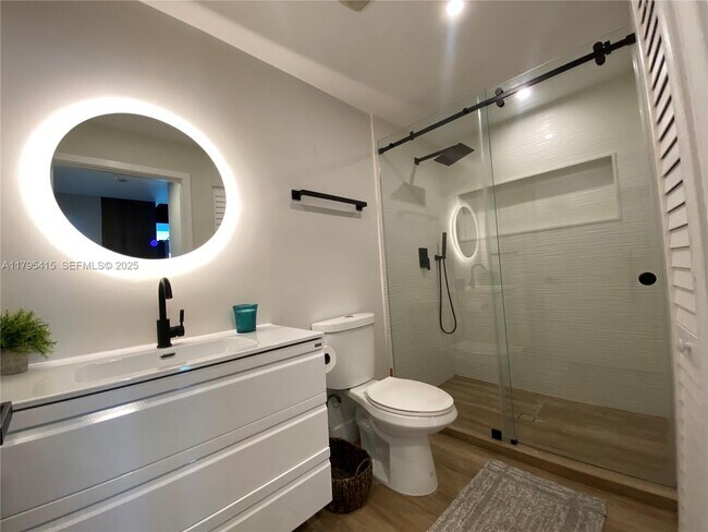 Building Photo - 888 Biscayne Blvd