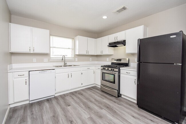 Building Photo - 12727 Rockford Dr