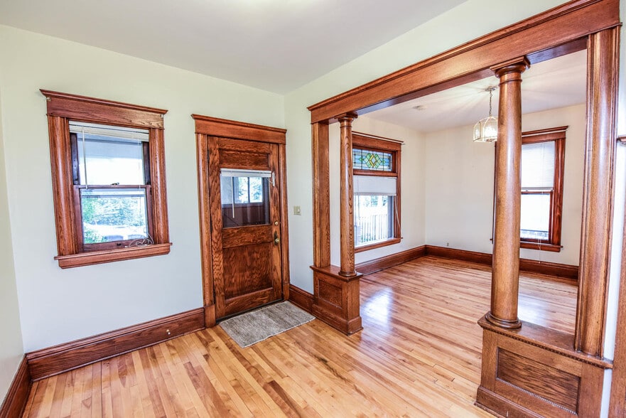 Front Entry - 800 5th Street Northeast