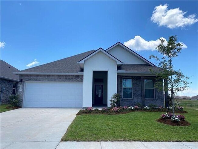 Building Photo - Lakeshores Villages Beauty