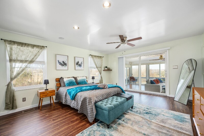 Building Photo - 145 Old Farm Hollow