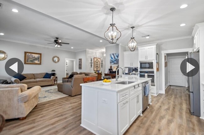 Building Photo - Gorgeous Home in Sherwood