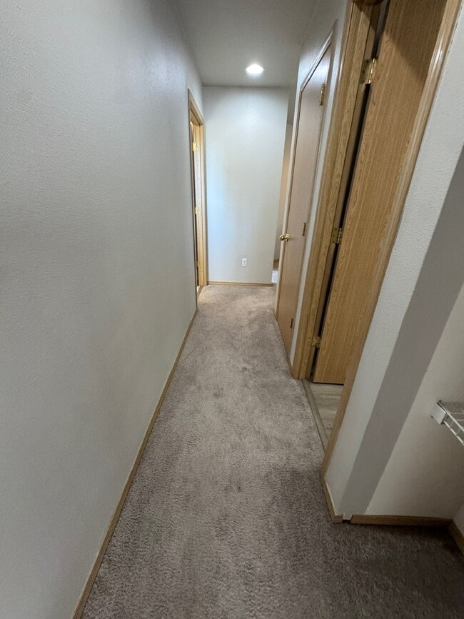 Building Photo - 207 Kansas St SW