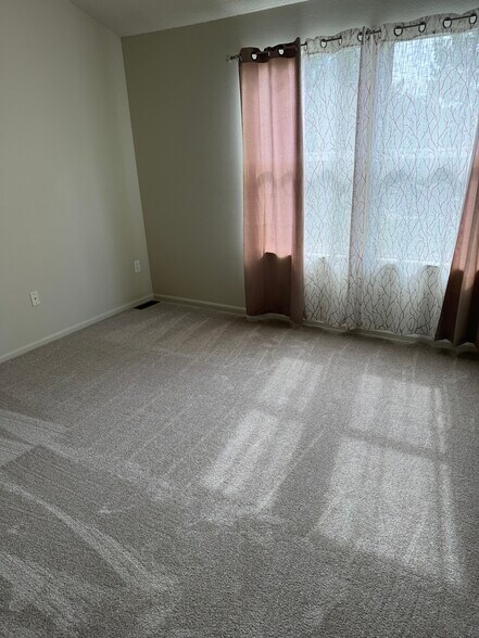 Building Photo - 3022 W 107th Pl