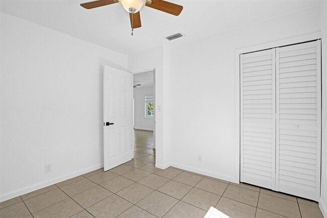 Building Photo - 6101 NE 7th Ave