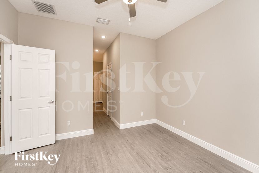 Building Photo - 674 Tobias St