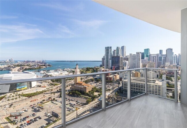 Building Photo - 851 NE 1st Ave