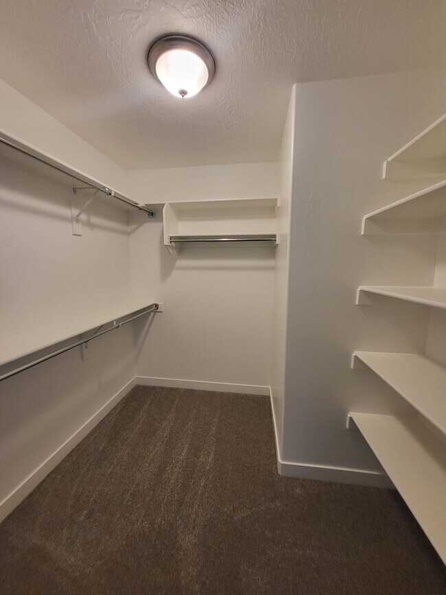 Building Photo - Brand New townhomes