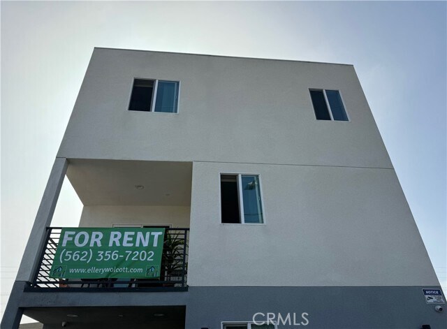 Building Photo - 232 E Gage Ave
