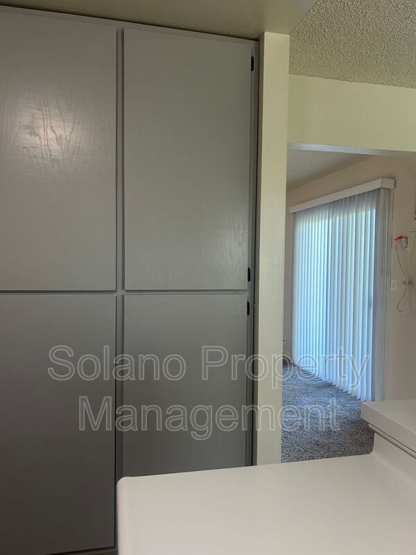 Building Photo - 766 E Tabor Ave