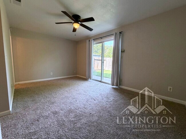 Building Photo - Lovely updated, 3BD/2BA, Home in Rocklin – off Pacific St. near Hwy 80 Access!