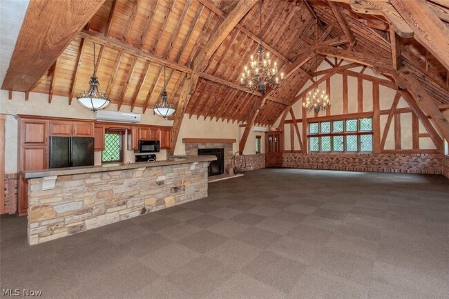 Building Photo - 7020 S Woodland Rd