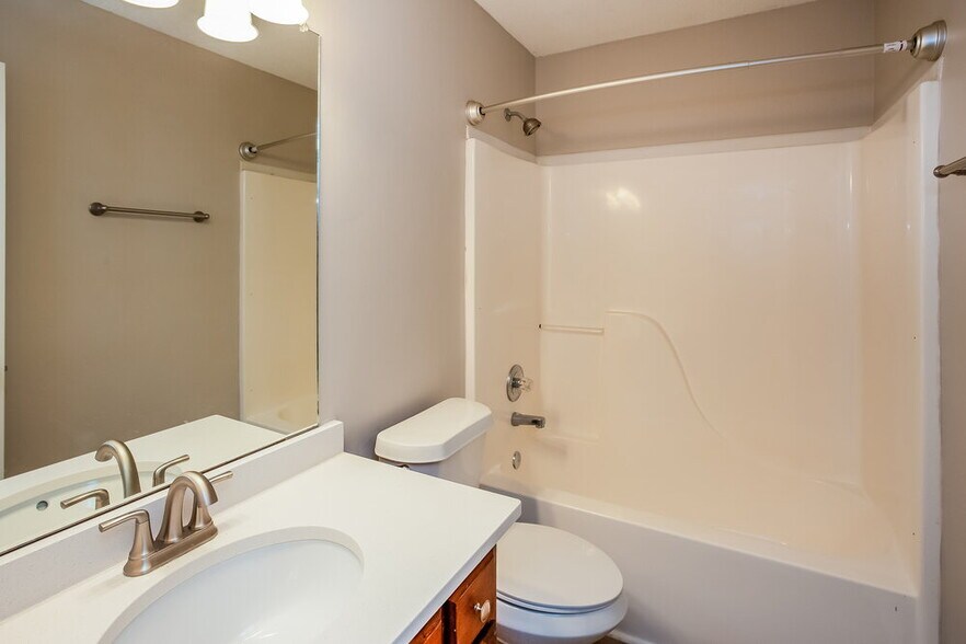 Building Photo - 1626 Brentwood Trce