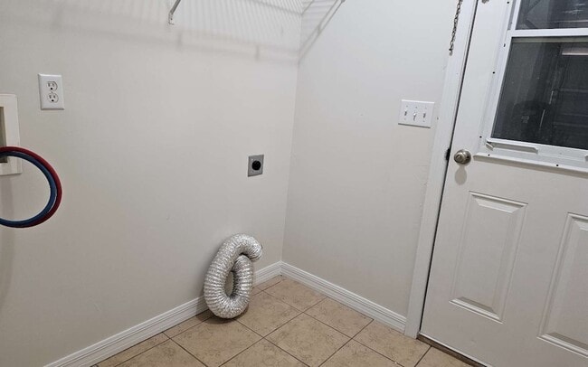 Building Photo - 122 SW Gerald Conner Dr