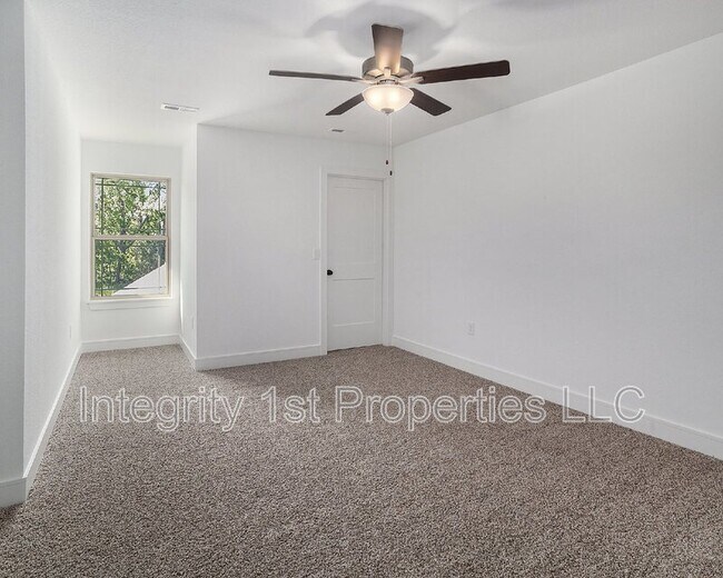 Building Photo - 5922 NW 88th St