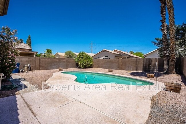 Building Photo - 1070 W Chilton Dr