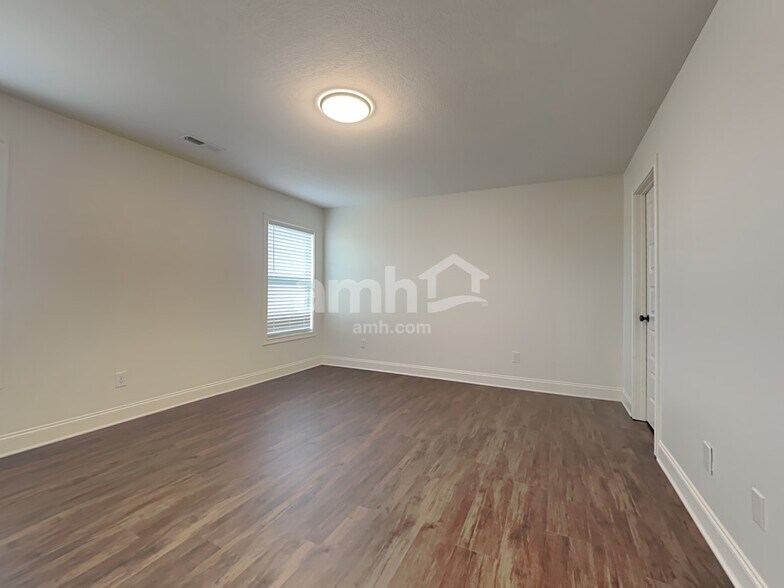 Building Photo - 1016 Carter Ridge Dr