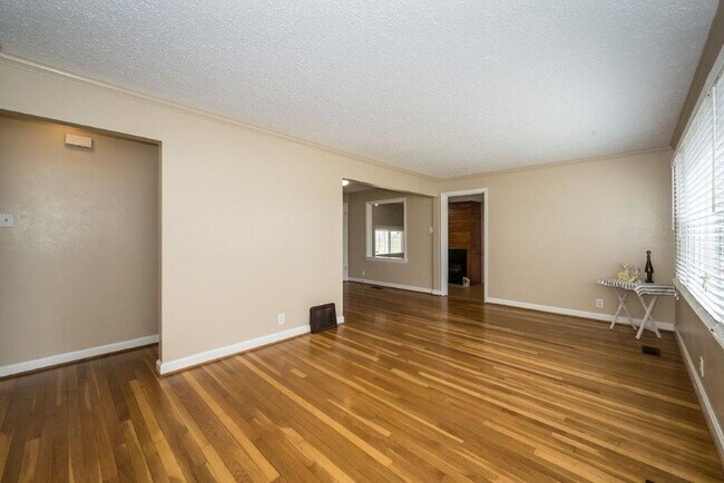 Building Photo - 10546 Anson Dr