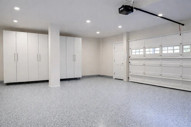 Building Photo - 2430 Swanfield Ct