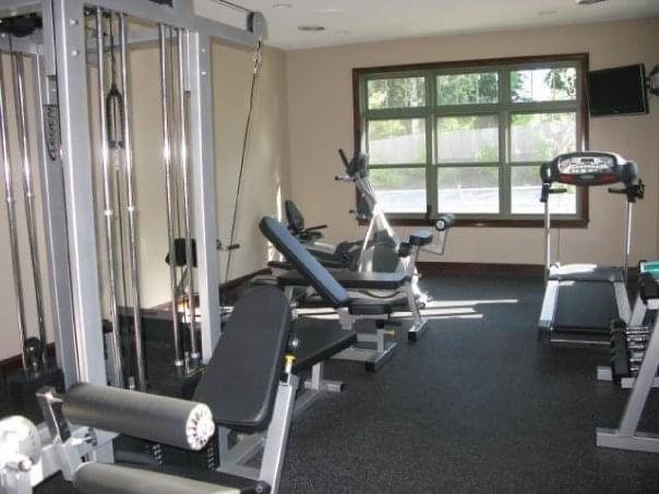 Workout facilities - 426 Waterside Cir