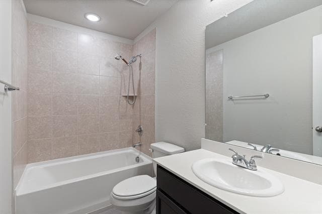 Building Photo - 2833 Bellflower Dr