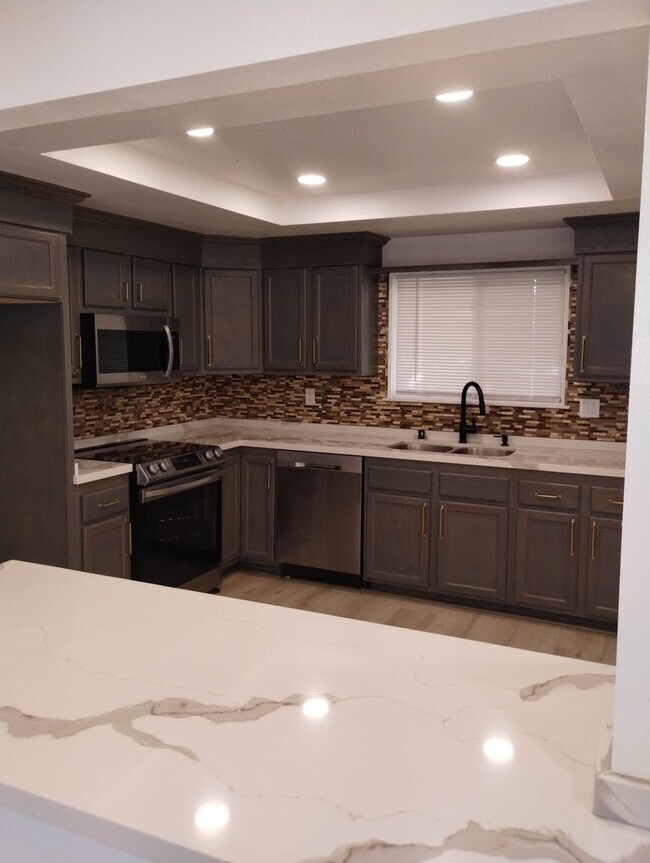 Building Photo - Charming upgraded home!