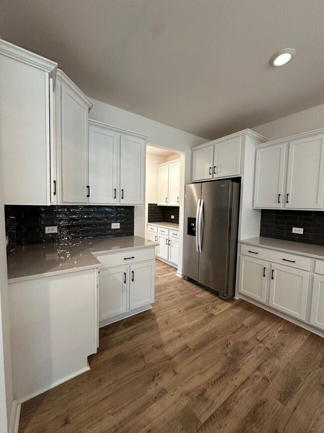Building Photo - NEW Stonebridge Golf Course Views - Move-I...