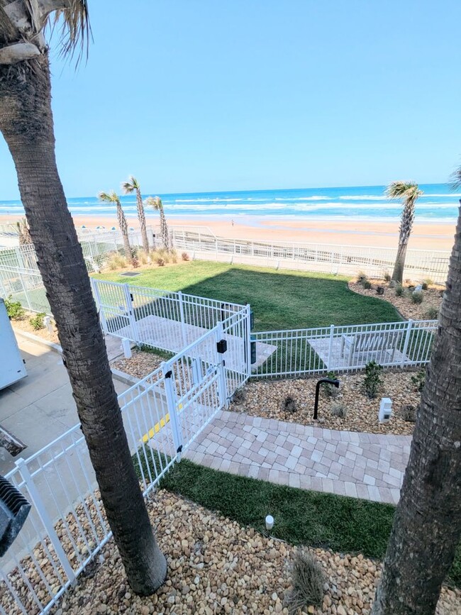 Building Photo - Ocean Front Fully Furnished