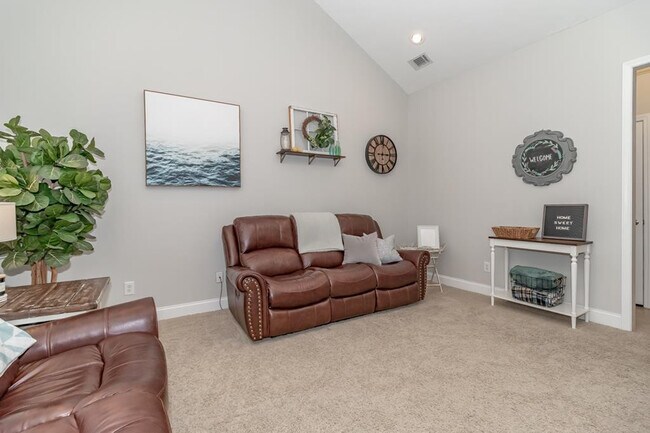 Building Photo - 434 Bowen Fls