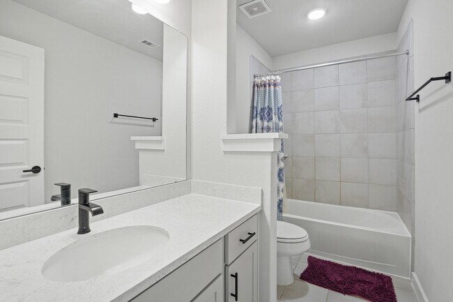 Building Photo - 2107 Pueblito Dr