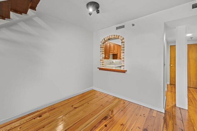 Building Photo - Available now. Awesome 1 BR/1.5 BA Apartme...