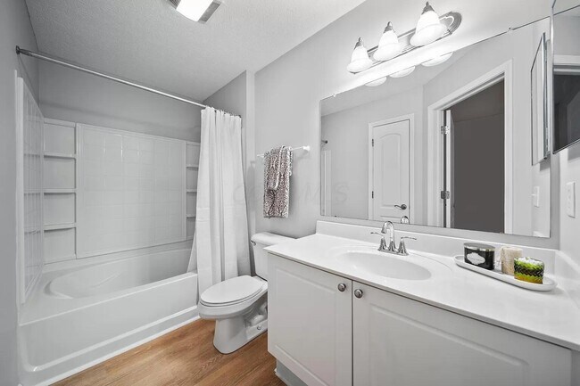 Building Photo - 7774 Essex Gate Dr