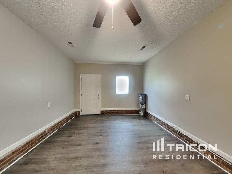 Building Photo - 9923 Austin Samuel Pl