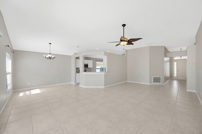 Building Photo - 10461 Hunters Haven Blvd