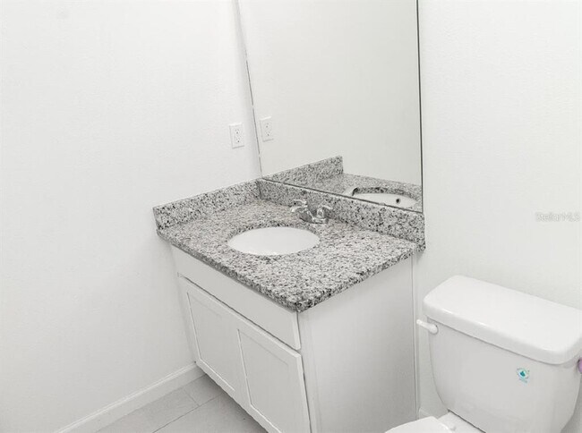 Building Photo - 445 Silver Palm Dr