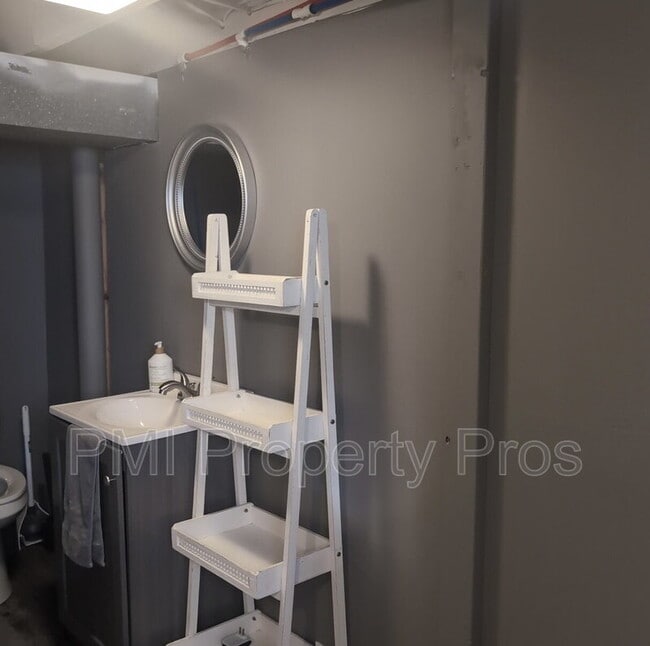 Building Photo - 2792 S 58th St