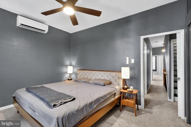 Building Photo - 4315 Lauriston St